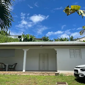  Hébergement de vacances Jolie Maison Creole - Vue Sur Les Saintes
